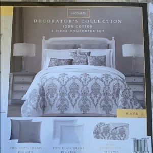 King Sz. 8 Piece Comforter Set Silver/White